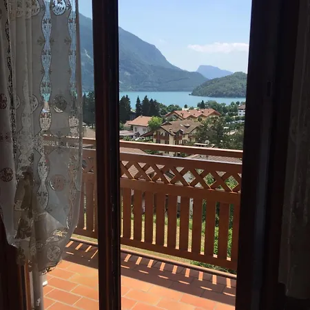 Villa Aprica Appartamenti Molveno Exterior photo
