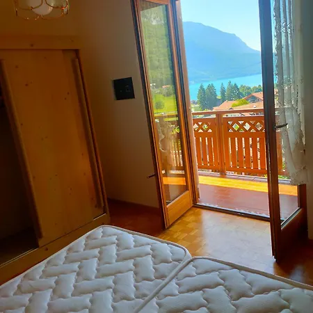 Villa Aprica Appartamenti Molveno Exterior photo